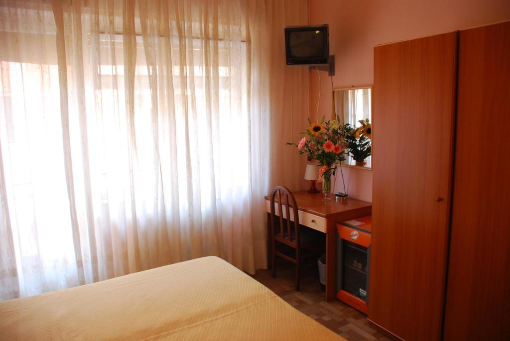 Hotel Colibri Finale Ligure Pokoj fotografie